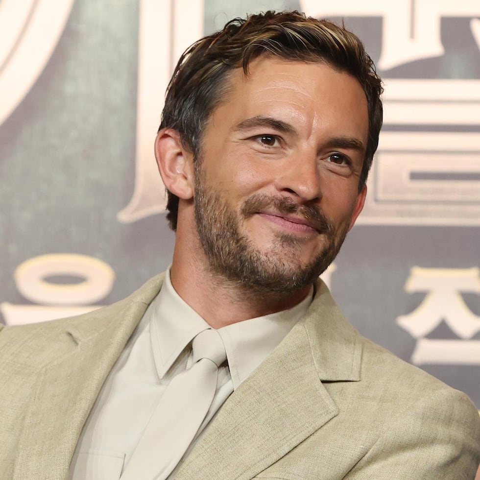 El actor británico Jonathan Bailey fue elegido por la revista People como el hombre más sexy de 2025.
