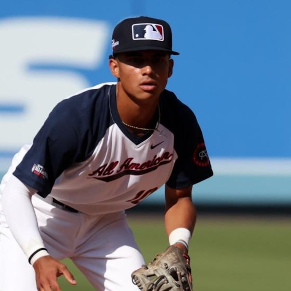 Aiden Ruiz, cuyos abuelos paternos son de Moca y la abuela materna natural de Ponce, se perfila como el mejor torpedero defensivo de su clase en el 'draft'.