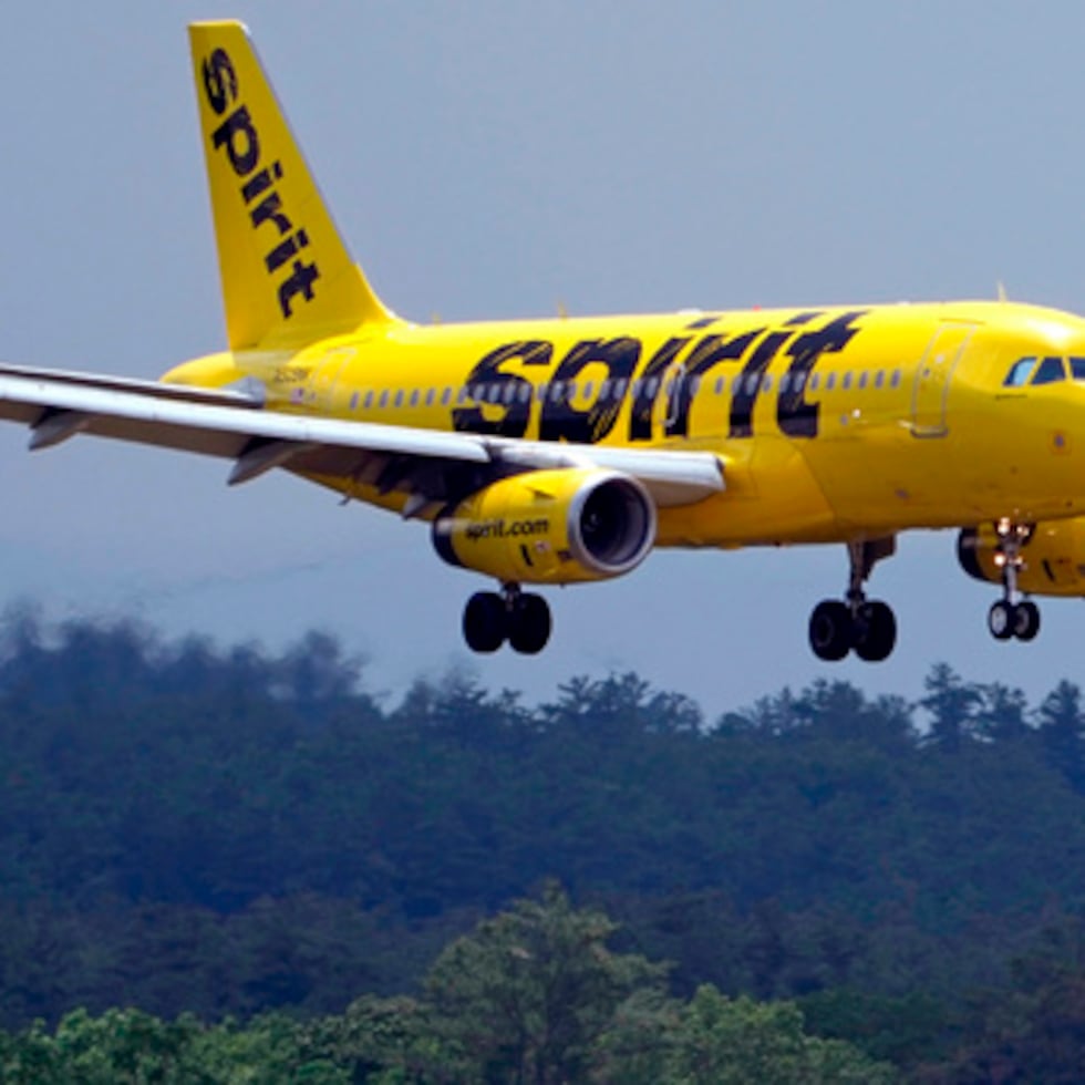 La aerolínea informó a los clientes que podían recibir reembolsos, pero que no se les ayudaría a reservar vuelos con otras empresas.