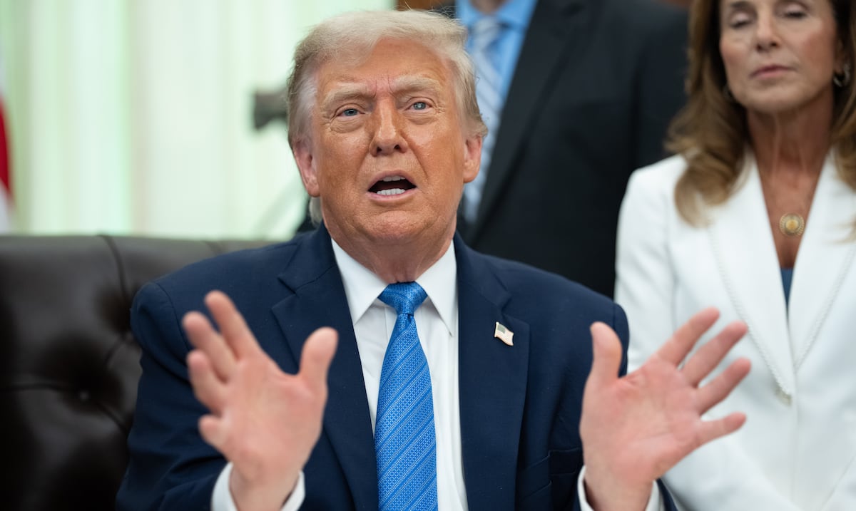 Trump cumple 80 años presumiendo de buena salud mientras crecen dudas sobre sus facultades