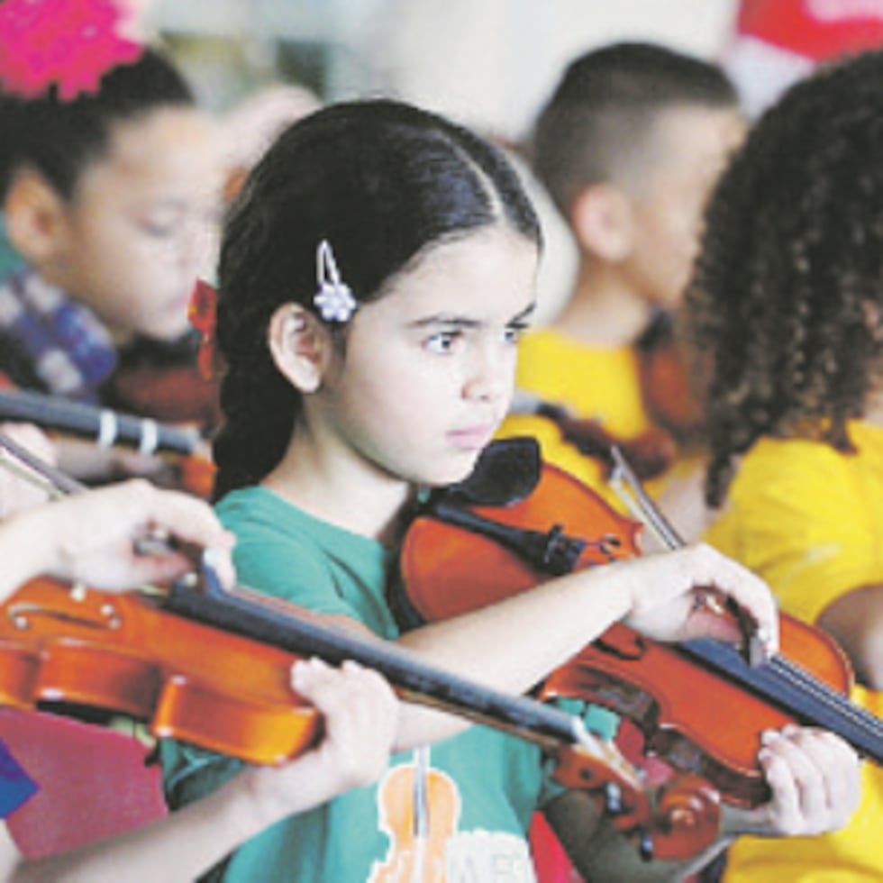 Al igual que aprendemos a hablar escuchando, aprendemos a entender la música viviendo en un ambiente rico en sonidos, melodías y silencios, destaca Diddie Jiménez.