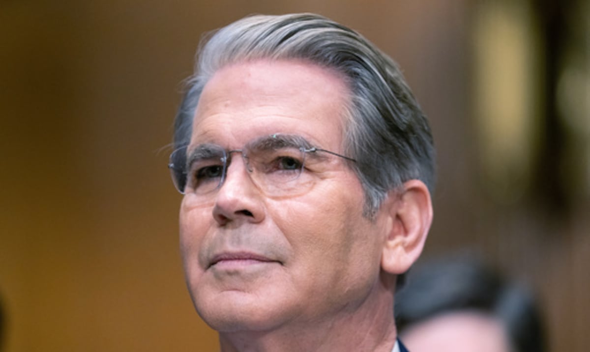 Secretario del Tesoro se niega a confirmar si Trump sigue exento de auditorías del IRS