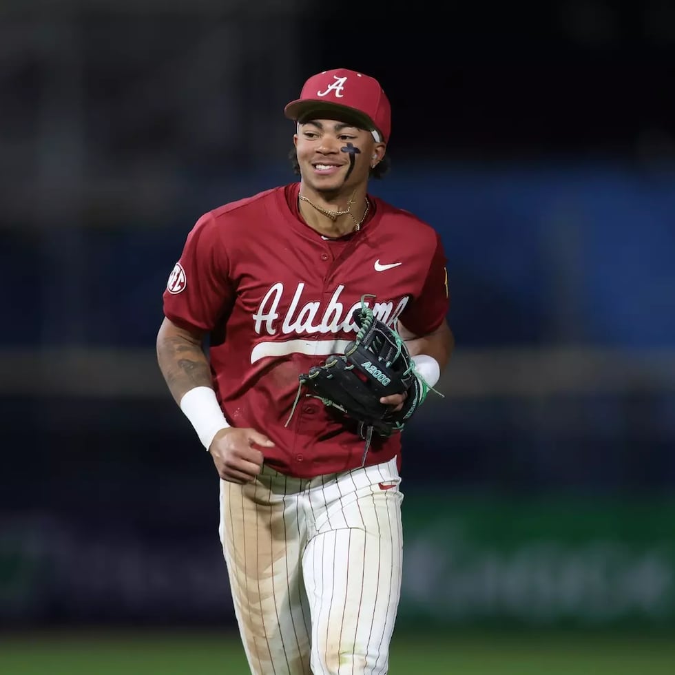 Justin Lebrón, con experiencia colegial, fue escogido por los Senadores de San Juan con la primera selección del Sorteo de Novatos de la liga invernal.
