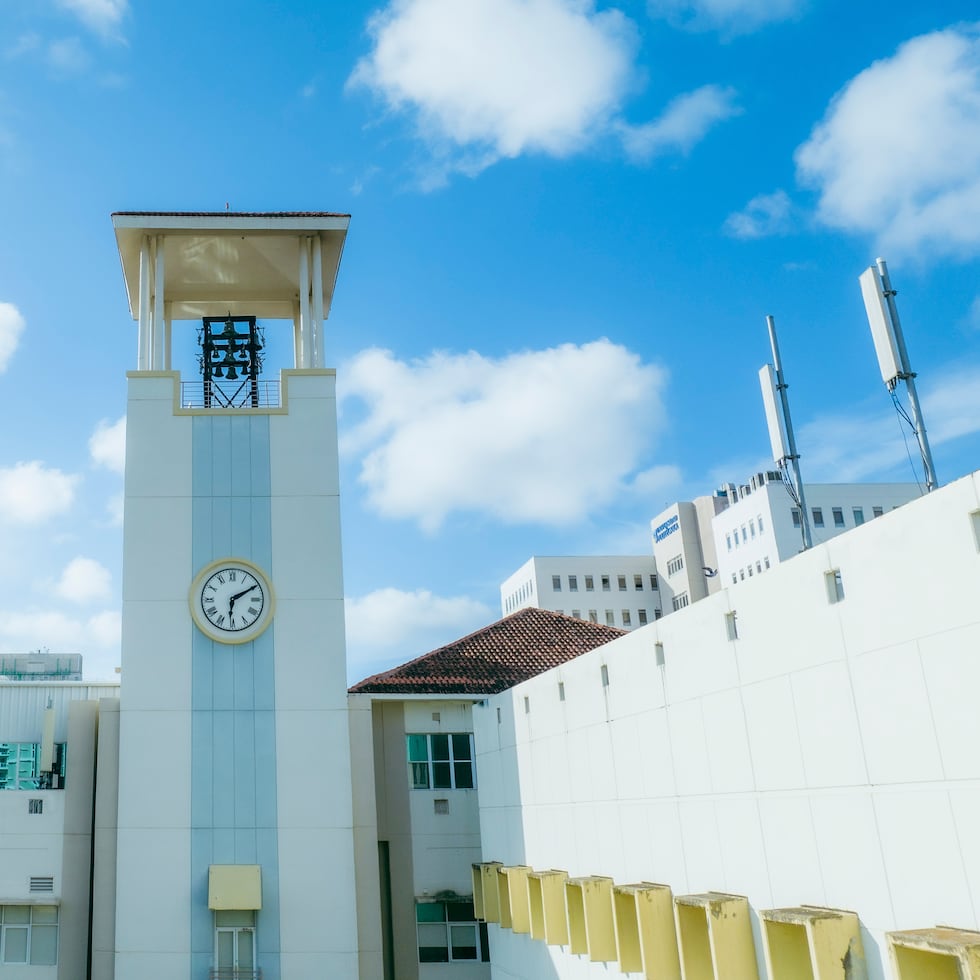 Más allá de un bachillerato o una maestría, la Universidad Politécnica de Puerto Rico ofrece microcredenciales y certificaciones para que los egresados sean competitivos en el ámbito laboral.