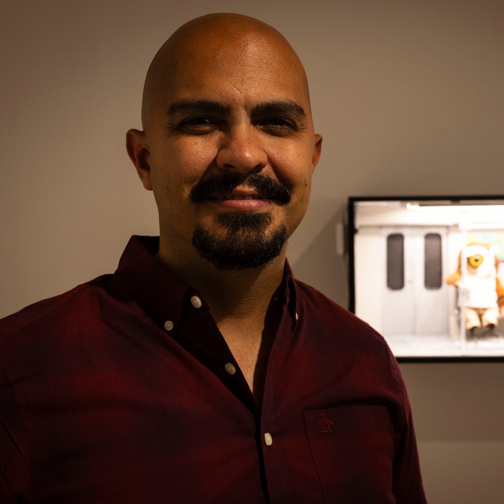 Varias obras del artista puertorriqueño Quique Rivera Rivera se pueden ver en la muestra "Anécdotas de un San Pedrito", que se puede ver en MUSAN, en Santurce.