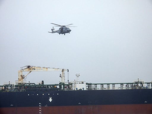 Emmanuel Macron dice que la Armada francesa interceptó un petrolero ruso sancionado