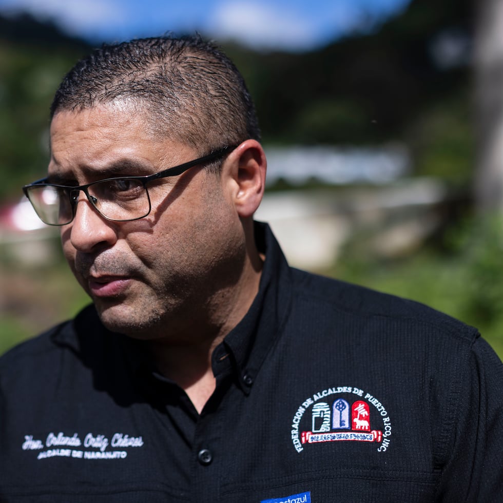 La querella que originó la pesquisa contra el alcalde de Naranjito, Orlando Ortiz Chevres, establece que supuestamente rompió una papeleta de una mujer que la marcó a favor de Jenniffer González.