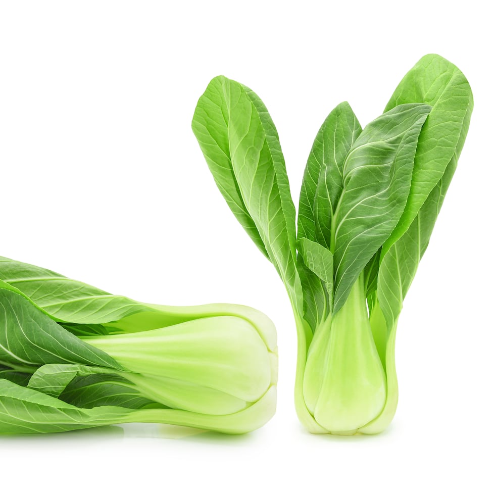 Aunque a primera vista el pak choi podría parecer solo una hoja verde más dentro del universo vegetal, su perfil nutricional lo distingue.