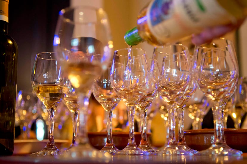 Ribeiro es la tercera denominación de origen más antigua de España, después de La Rioja y Jerez, con una tradición de elaboración de vinos que comenzó en la Edad Media.