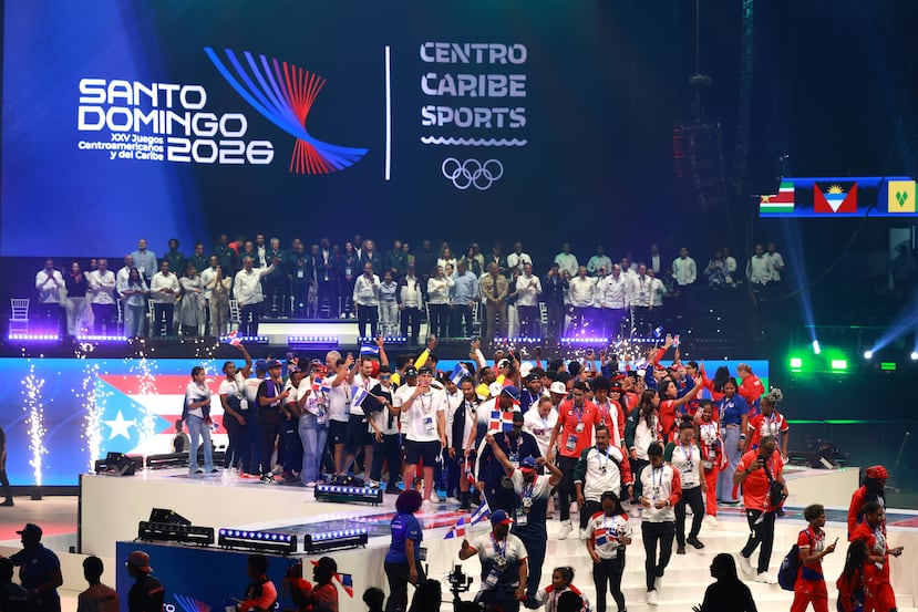 Deportistas de distintas delegaciones participan en la ceremonia de clausura de los XXV Juegos Centroamericanos y del Caribe Santo Domingo 2026, en Santo Domingo (República Dominicana). EFE/ Orlando Barría