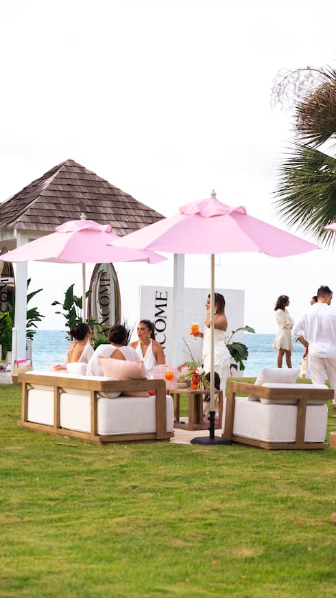 Con su llegada a Isabela —sede del evento que también ha estado presente en Brasil, Canadá, Israel, China y España—, la isla se convierte en el primer destino del Caribe en recibir el concepto, una celebración para cerrar el verano de 2026.
