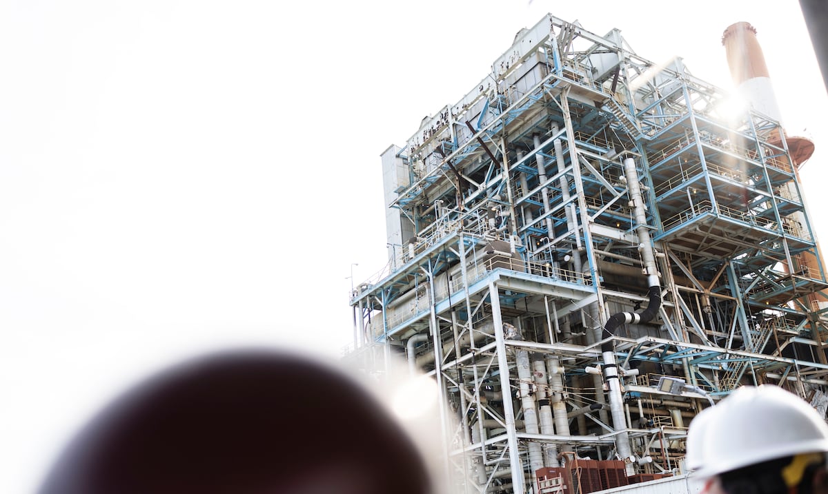 Power Expectations alega conflicto de interés en cancelación de contrato de generación eléctrica