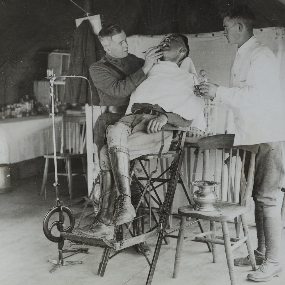 In the 1950s, the Puerto Rico College of Dental Surgeons honored Rodríguez Vargas by establishing the “Dr. Fernando E. Rodríguez Scientific Competition.”