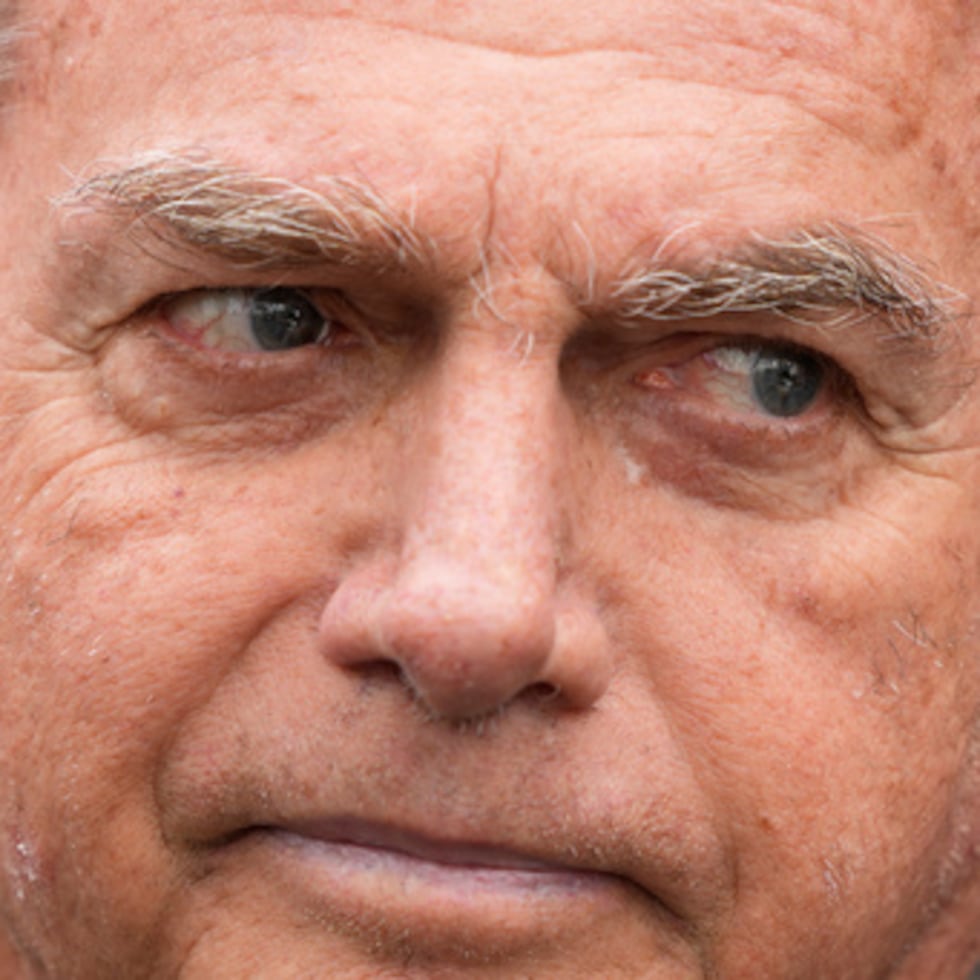 El hospital, que ingresó a Bolsonaro con fiebre alta, sudoración y escalofríos, también ha dicho que sus marcadores inflamatorios están aumentados.