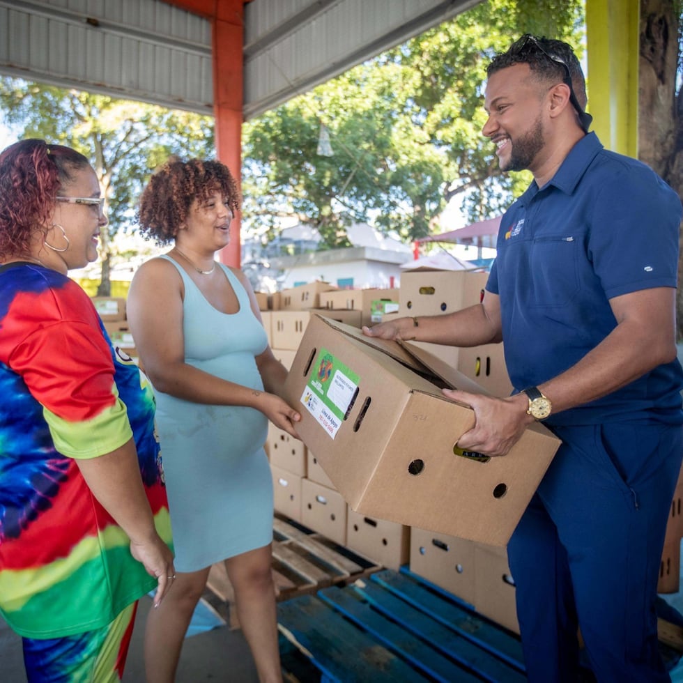 A la derecha, Marcos Santana Andújar, presidente de la Red por los Derechos de la Niñez y la Juventud.