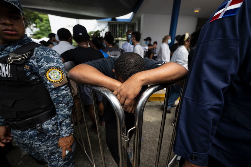 Sadness and despair: Dominicans go to the morgue after deadly collapse at Jet Set.