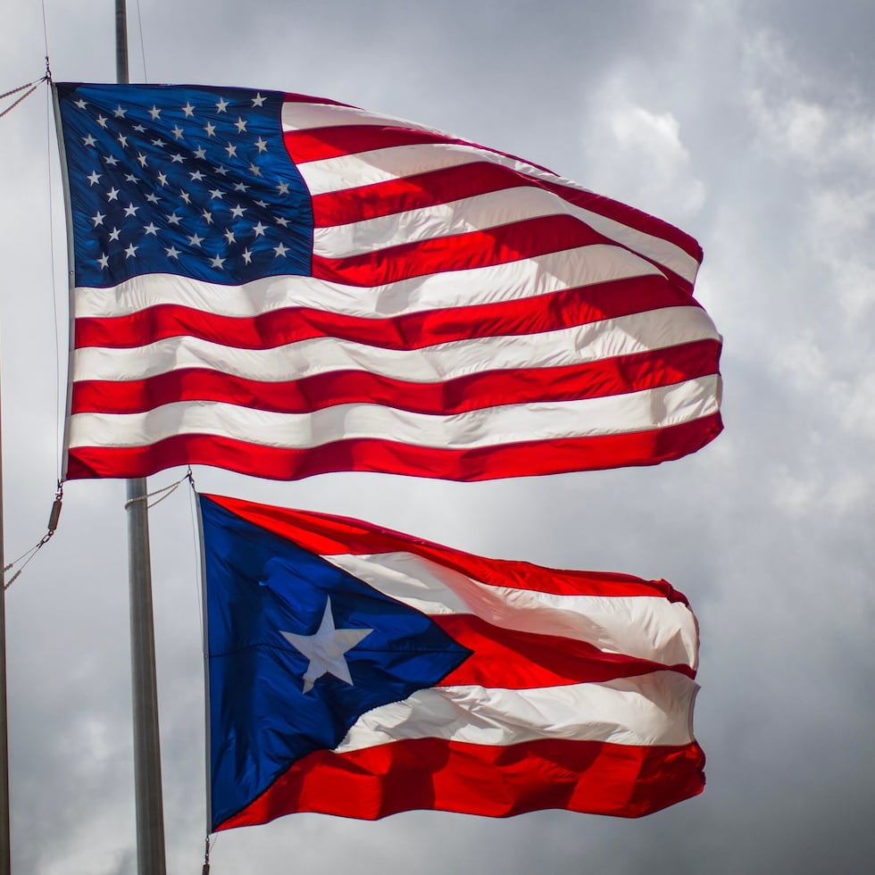 Puerto Rico: La naturalización colectiva de los residentes de Puerto Rico como ciudadanos estadounidenses se garantiza por medio de la ley Jones de 1917.