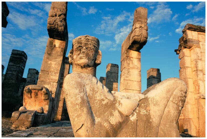 Según la Secretaría de Fomento Turístico, Sefotur, los primeros seis  del 2024, alcanzaron una cantidad histórica de 1,787,577 pasajeros, solo por vía aérea. En el tema de seguridad, destacan que Yucatán fue nombrado el “Estado de Paz” por el Secretariado Permanente de la Cumbre Mundial de Premios Nobel de la Paz. En la foto, una de las imponentes esculturas en Chichen Itzá.