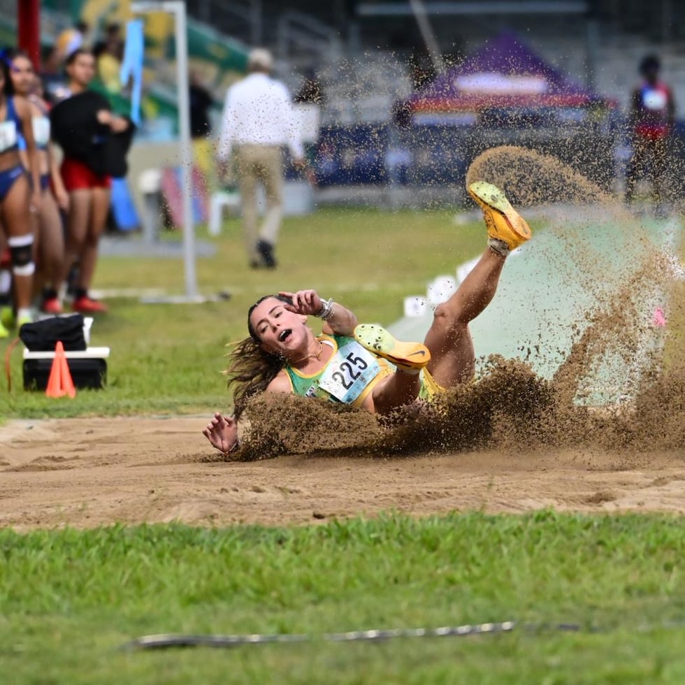 Legna Echevarría, de la Inter, sorprendió con la medalla de oro en la prueba de salto largo con 6.13 metros.