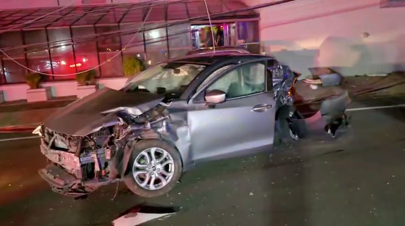 La Policía indicó que el conductor de camión hurtado escapó de la escena.