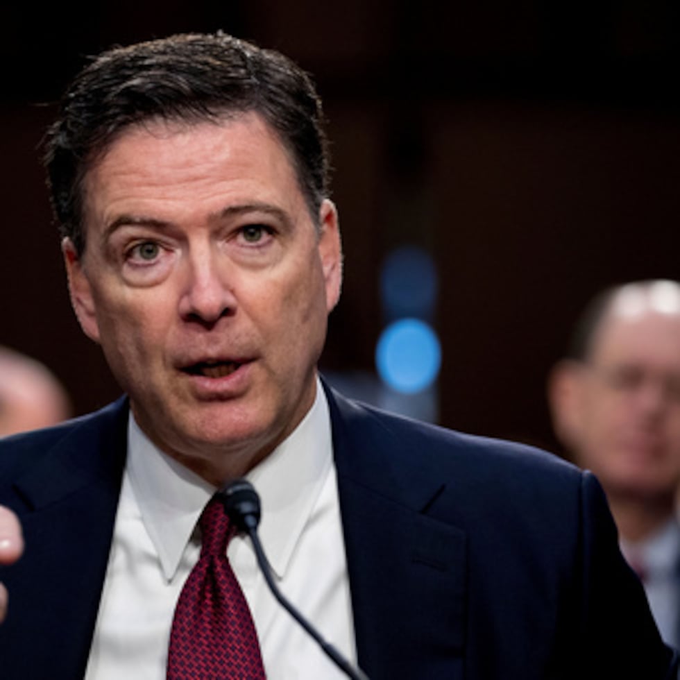 Los cargos contra el exdirector del FBI, James Comey, fueron desestimados luego de que un juez federal determinara que la fiscal del caso había sido nombrada ilegalmente por Donald Trump.