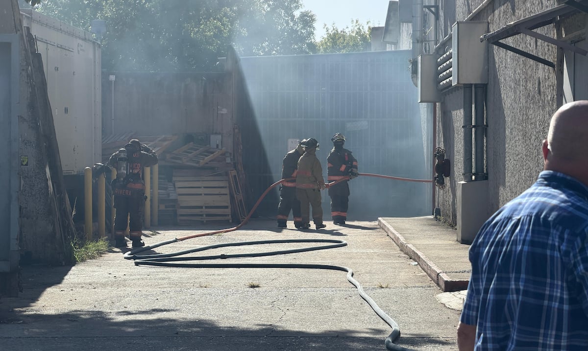 Desalojan una torre del Centro Gubernamental Minillas por incendio en transformador de subestación eléctrica