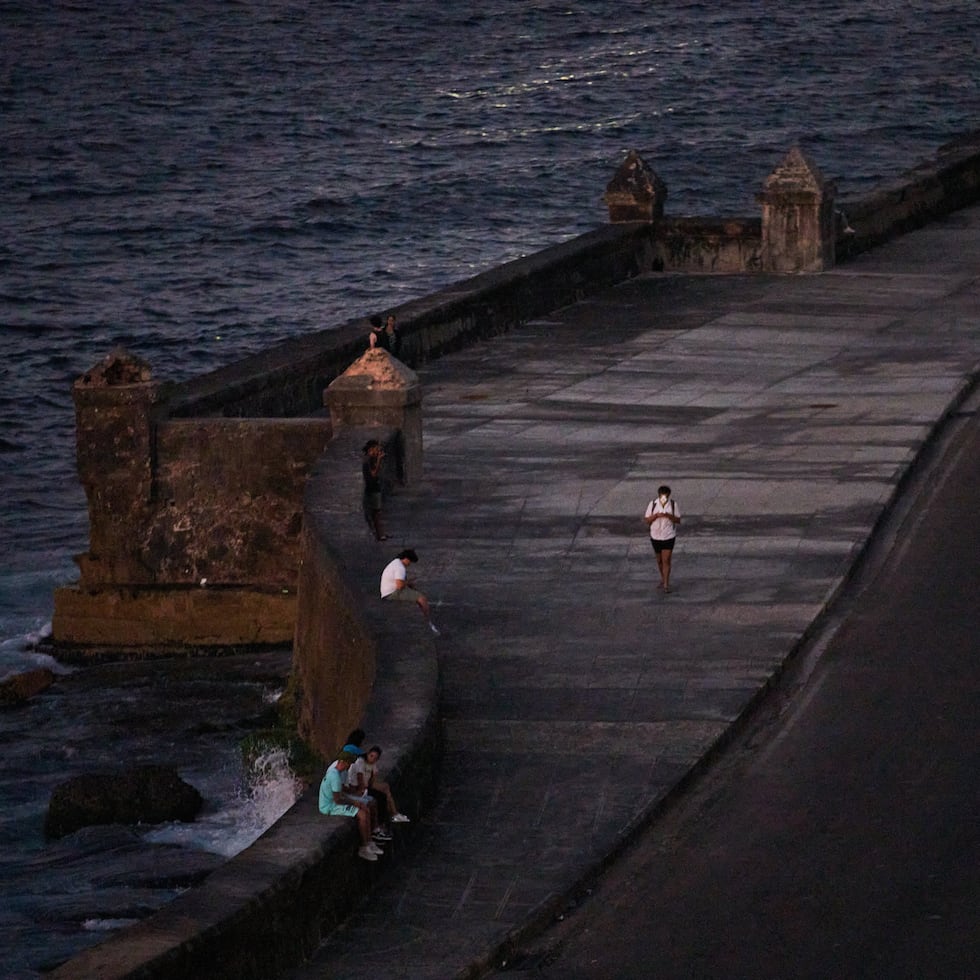 Las informaciones procedentes de Estados Unidos, en general complementarias y coincidentes, apuntaban que los representantes de Washington exigieron a la parte cubana la liberación en el plazo de dos semanas de presos políticos relevantes, entre ellos los artistas disidentes Luis Manuel Otero Alcántara y Maykel Osorbo.