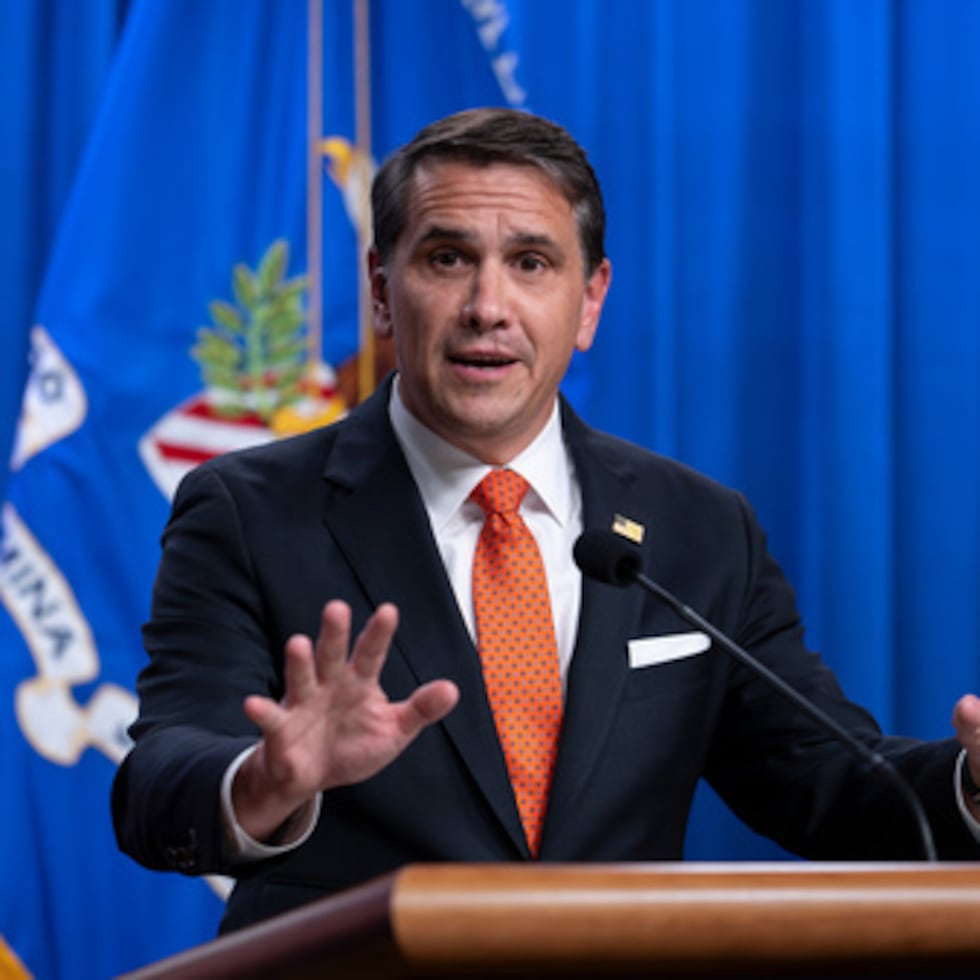 Blanche, que había sido vicefiscal general durante el último año, fue elevada al puesto principal al menos de forma interina después de que Trump sustituyera a Bondi.