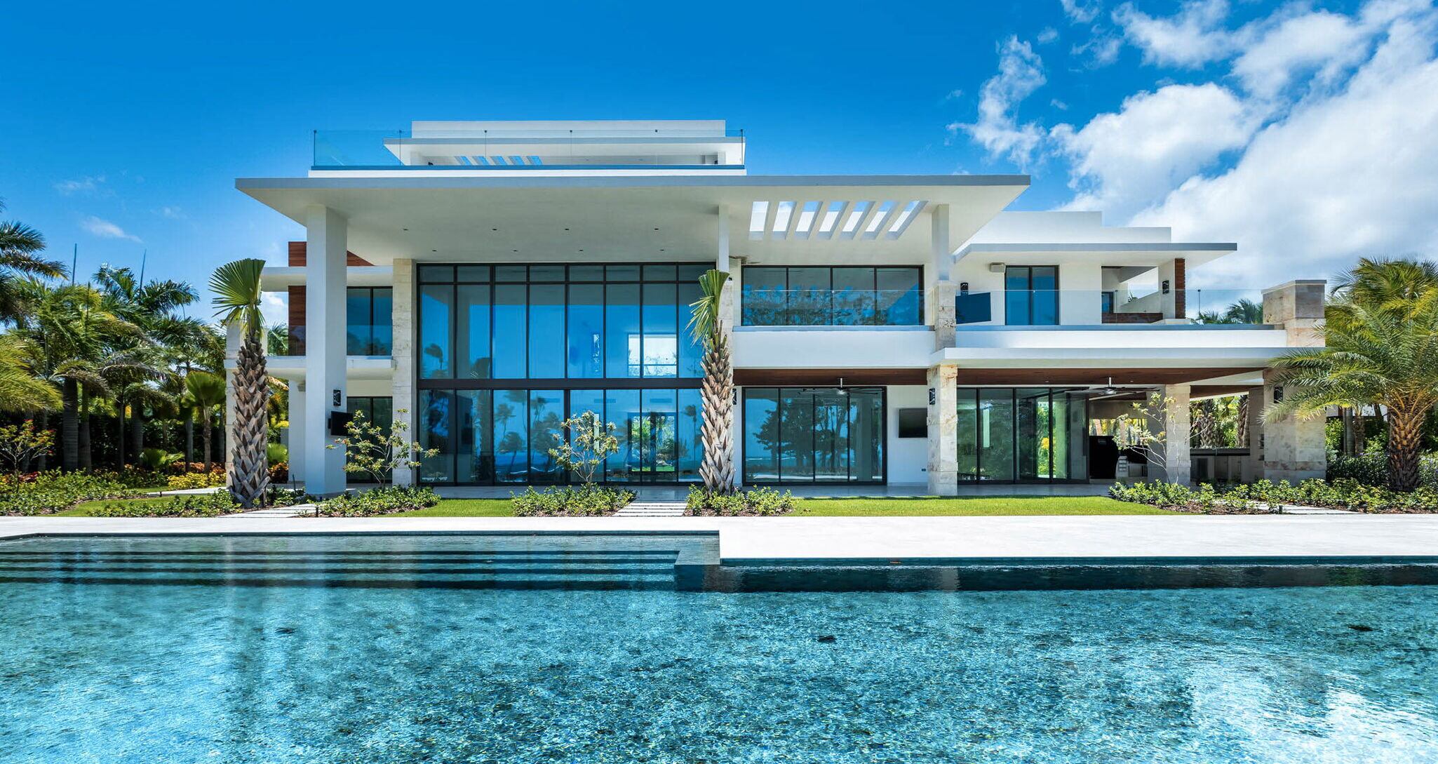 Imagen de la cobertura de: Mansión costera en Dorado Beach marca récord de venta para 2026