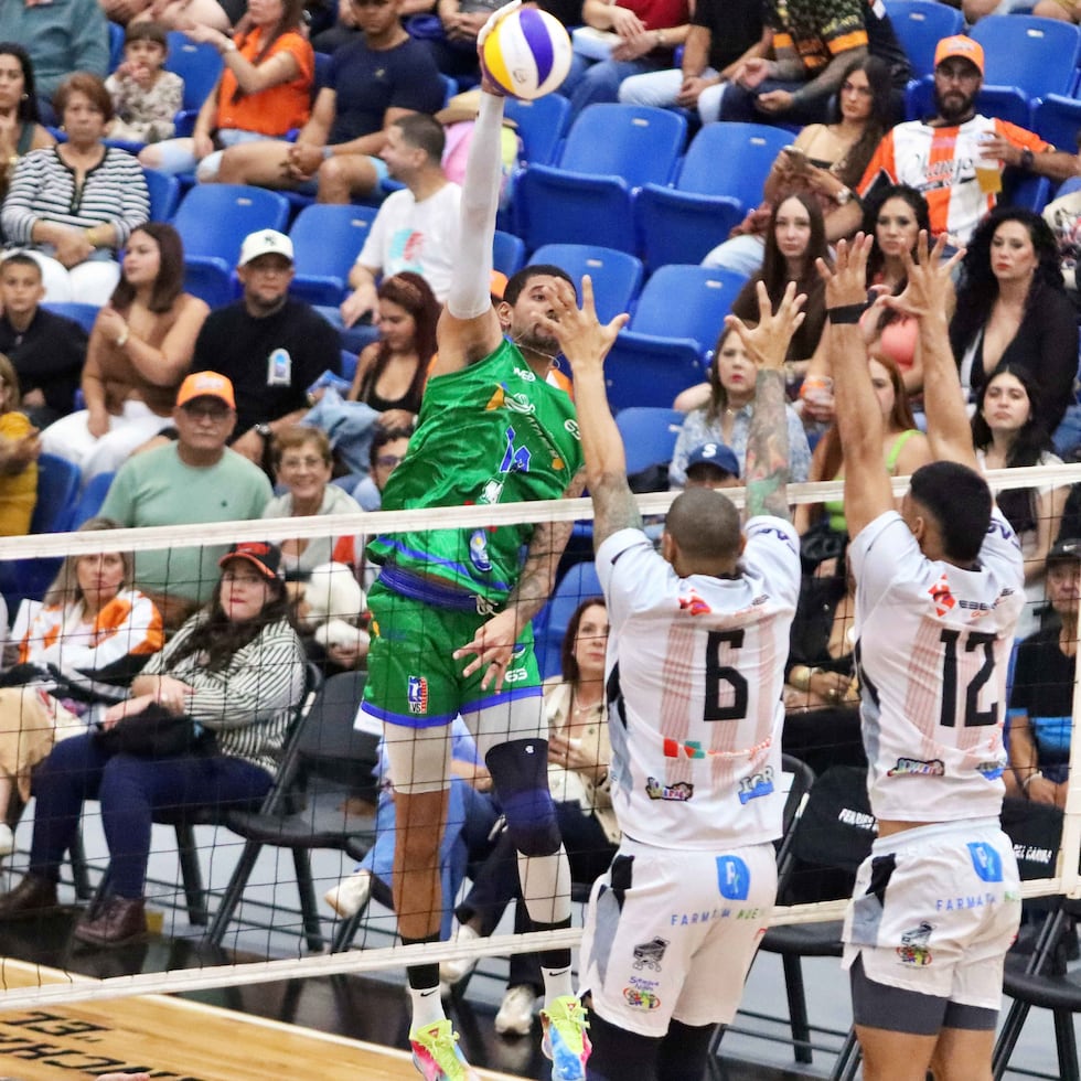 Jalen Penrose, de Corozal, logró 39 puntos en el triunfo en cinco parciales de los Plataneros sobre los Changos de Naranjito.