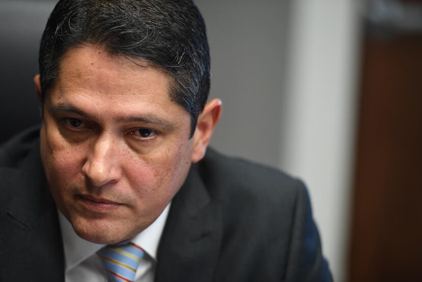 El contralor electoral, Walter Vélez, detalló que el presupuesto de su oficina era de $3.2 millones el pasado año fiscal y ahora es de $2.6 millones.