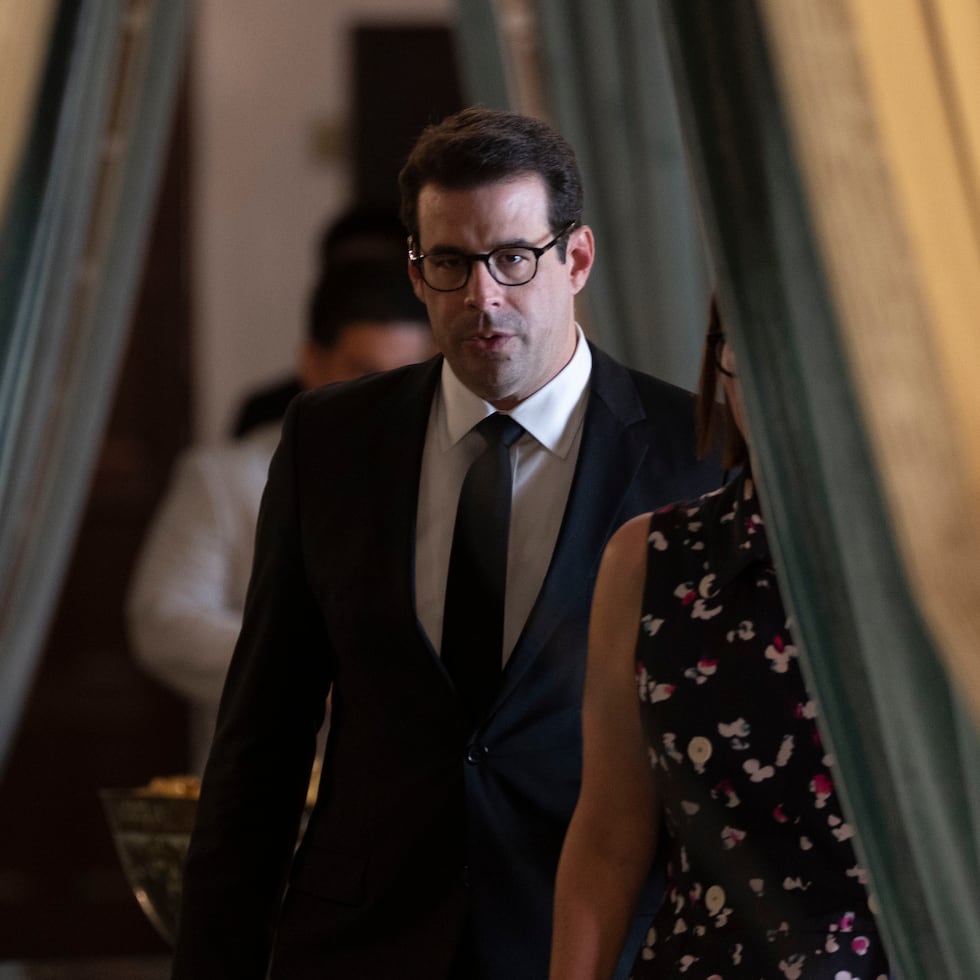 La gobernadora Jenniffer González mantiene la confianza en el secretario de la Gobernación, Francisco Domenech, de acuerdo con La Fortaleza.