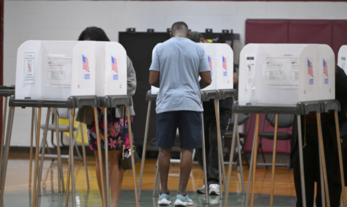 Jueza federal bloquea permanentemente requisito de ciudadanía de Trump para votar