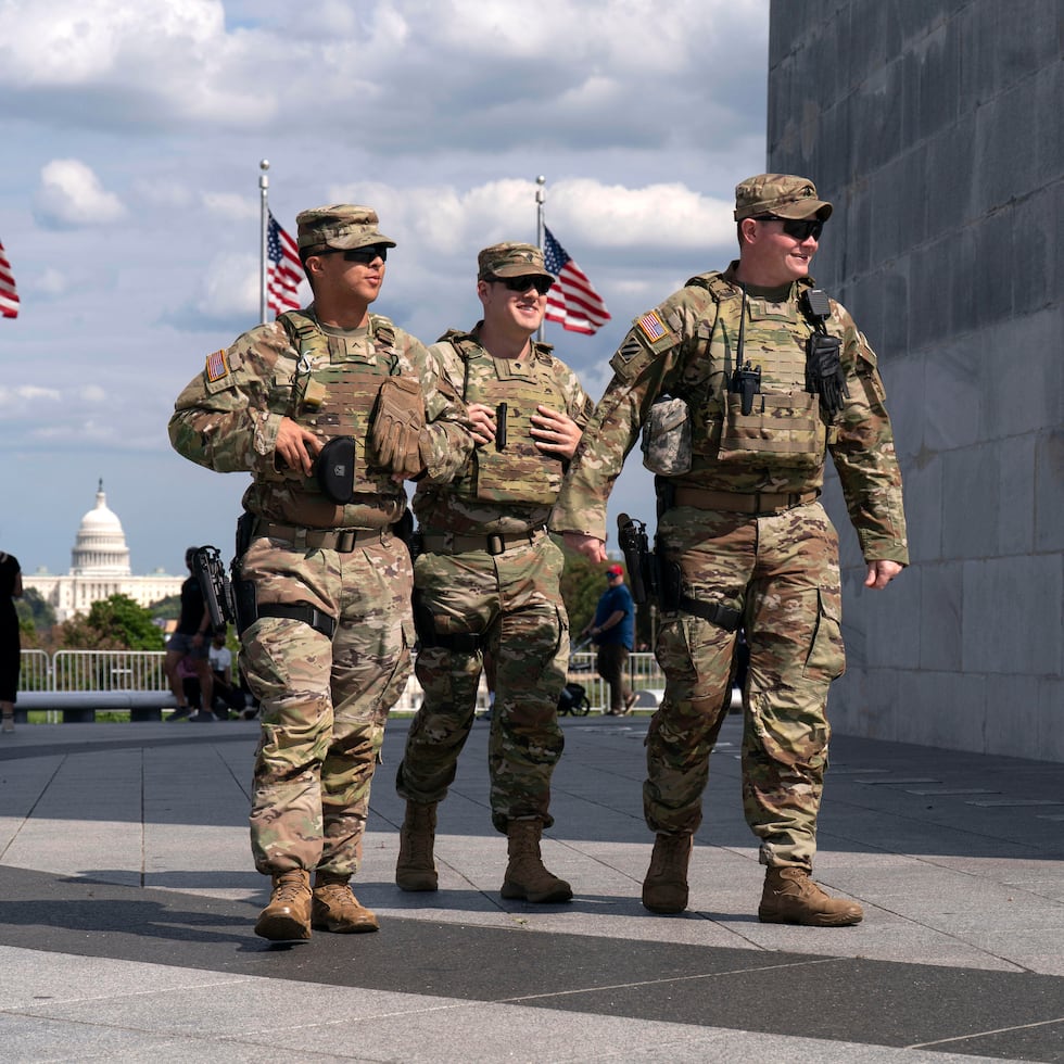 En una publicación en redes sociales, el mandatario anunció que está retirando los soldados de la Guardia por el momento.