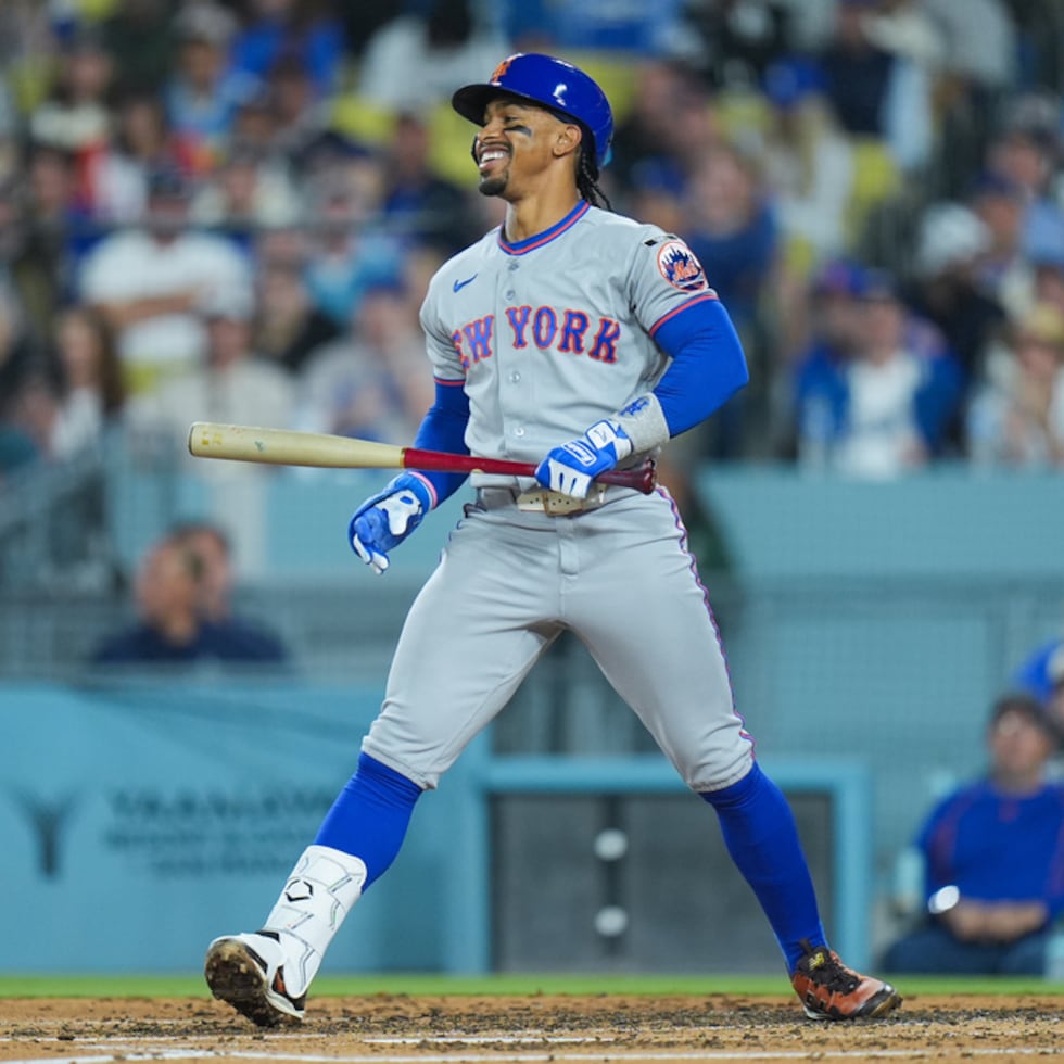 A Francisco Lindor no le queda más que sonreír tras poncharse ante Shohei Ohtani.