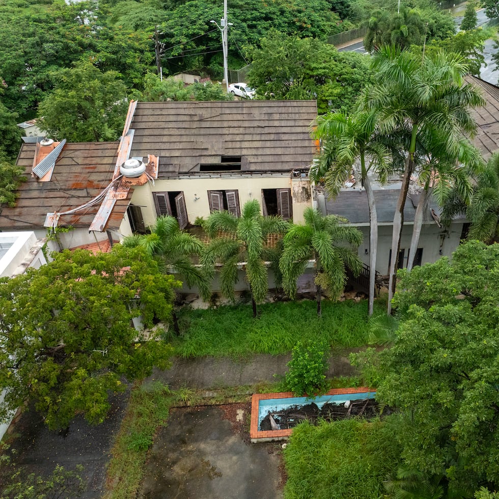 “El hotel está destruido, da miedo”, lamentó el alcalde.