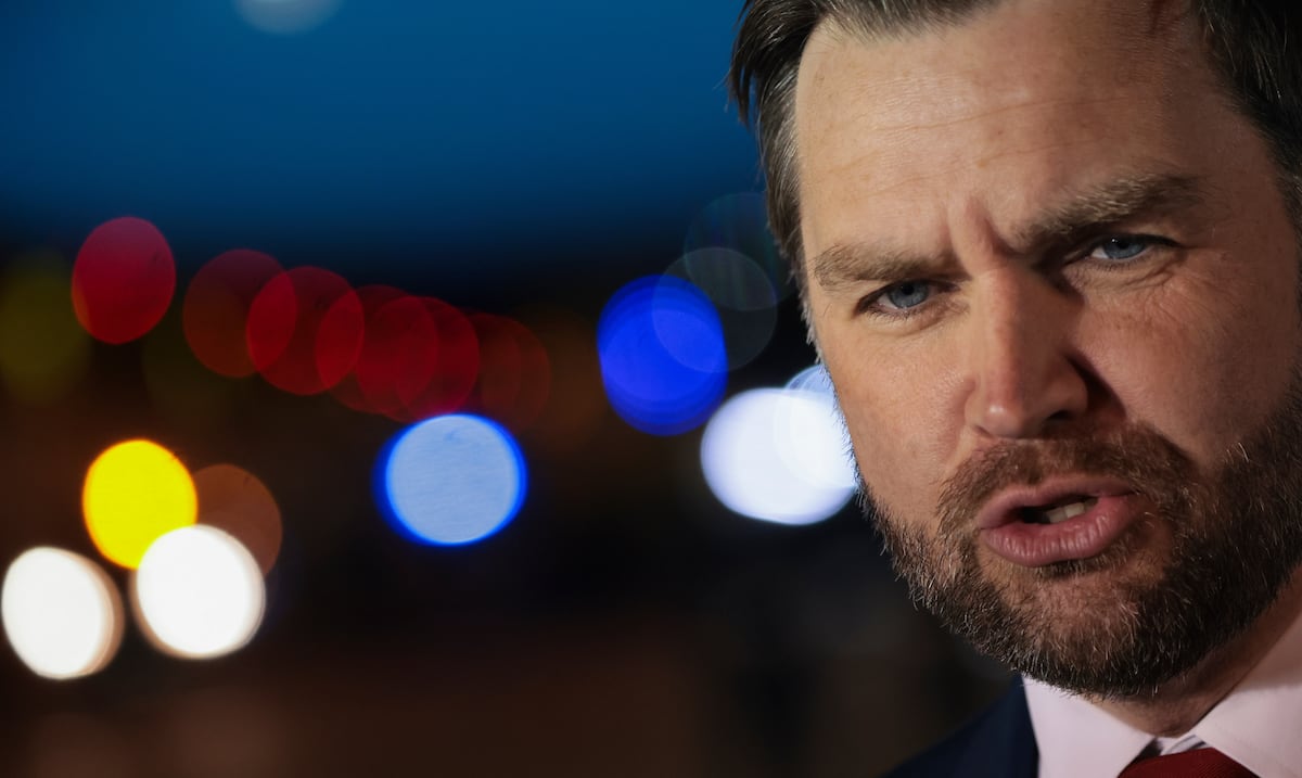 JD Vance respalda a Trump sobre el Papa y pide al Vaticano se limite a cuestiones de moral