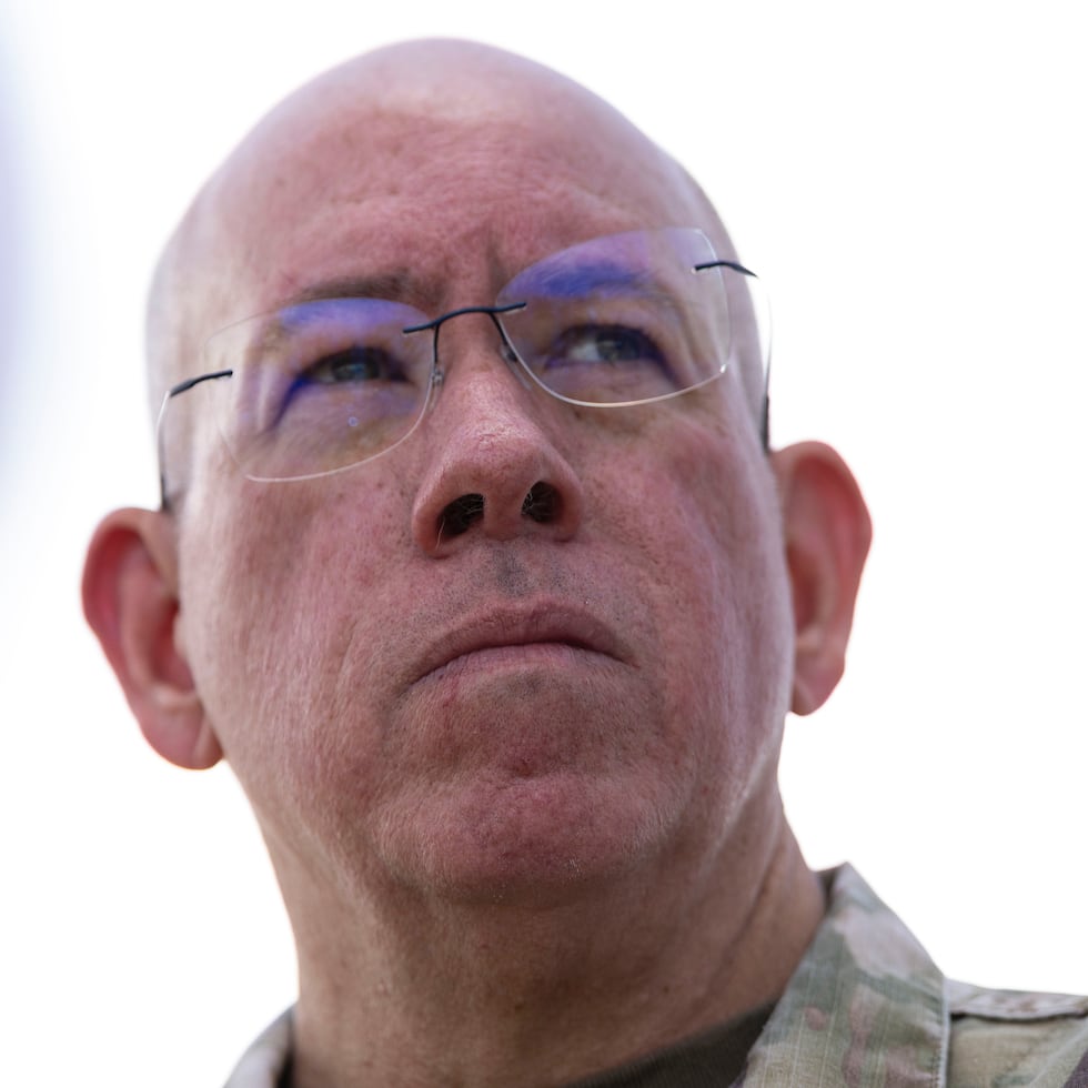 El secretario de Seguridad Pública, Arthur Garffer, estuvo presente hoy en el envío de artículos de primera necesidad a Venezuela en esfuerzo de celebridades, empresas privadas y organizaciones sin fines de lucro.