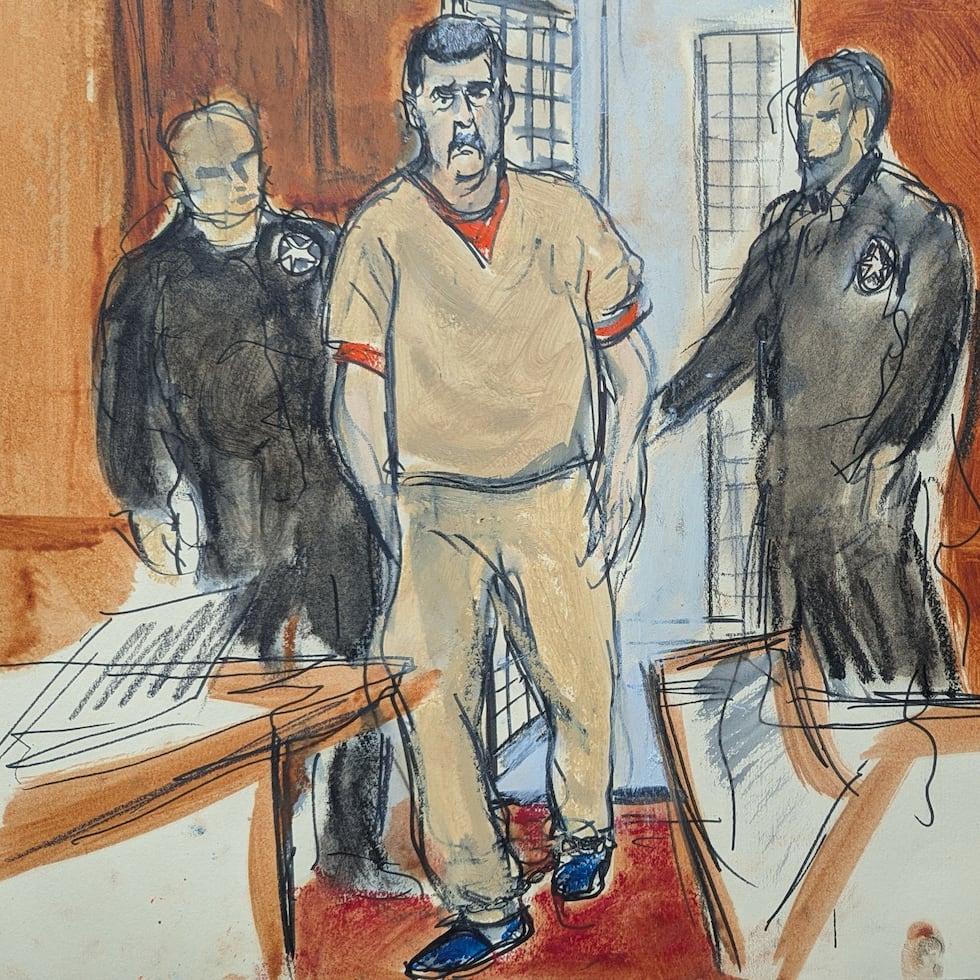 Bosquejo de artista que ilustra al expresidente venezolano Nicolás Maduro en el tribunal de Nueva York.