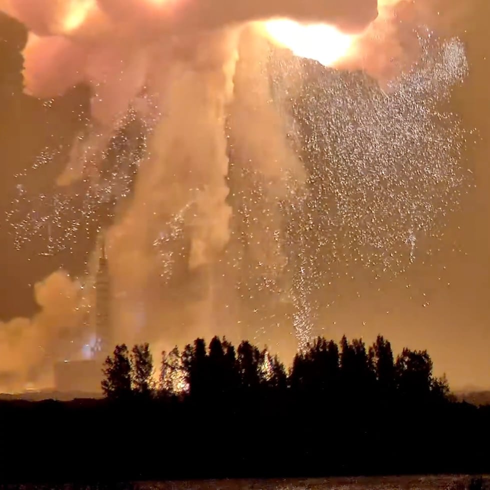 Un cohete New Glenn de Blue Origin explotó durante una prueba de encendido de motores realizada el jueves 28 de mayo de 2026 en Cabo Cañaveral, Florida.
