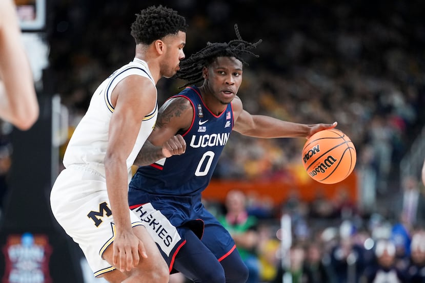 Malachi Smith, con el balón, en la final contra Michigan.