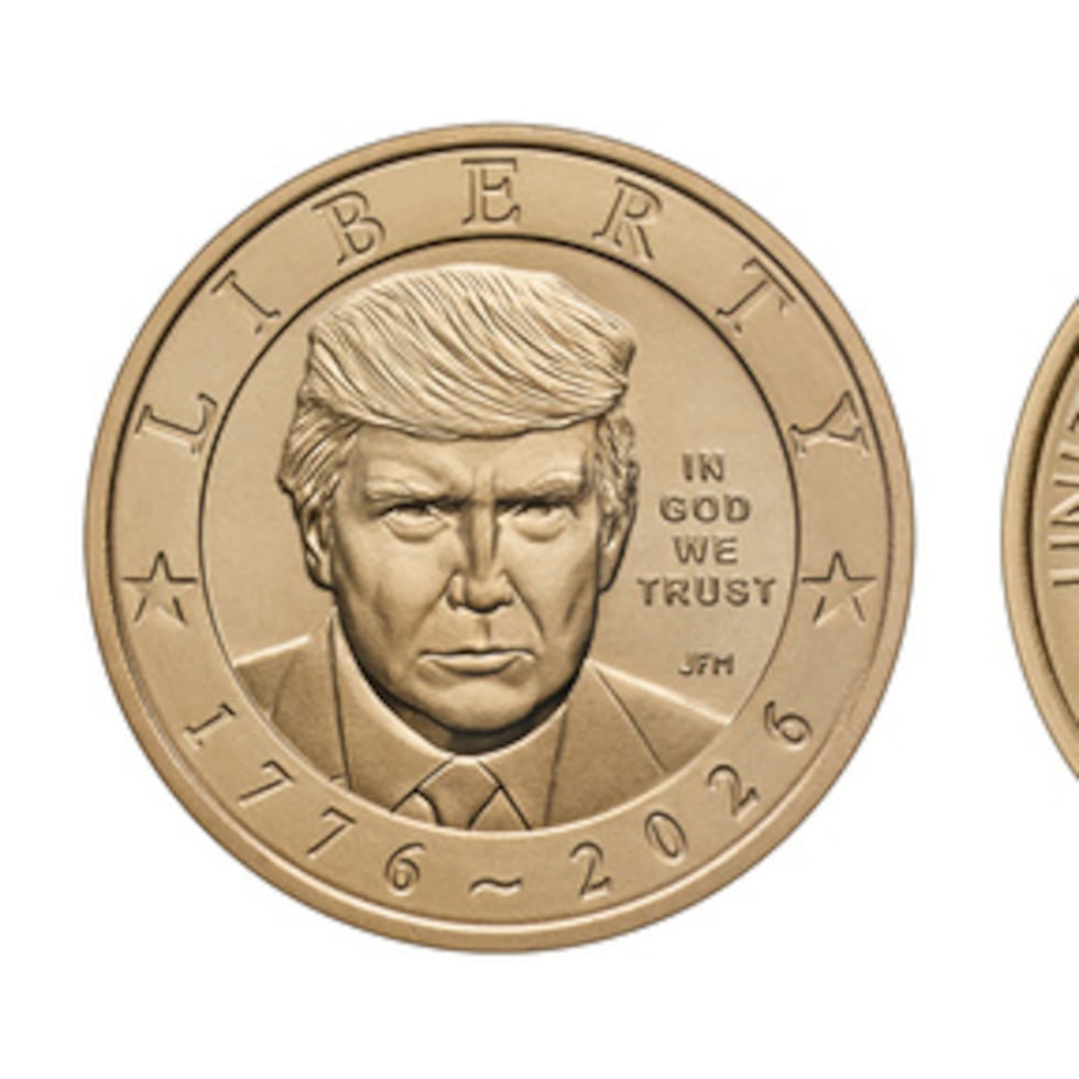 La Casa de la Moneda de Estados Unidos ha comenzado a acuñar una nueva moneda de #1 dólar con la efigie del presidente Donald Trump.