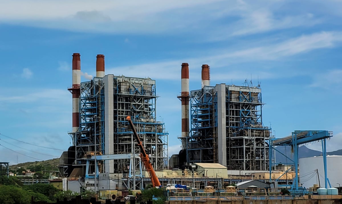 LUMA anticipa deficiencia energética; Unidad 5 de Costa Sur y Unidad 1 de AES siguen fuera de servicio