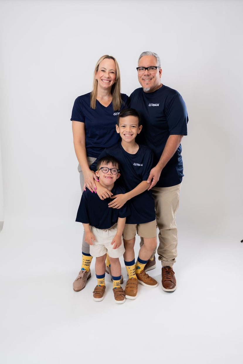 Karen L. Vega Ortiz, mamá, Héctor D. Ramos Morales, papá, junto a sus hijos Sebastián
Sebastián y Daniel A. Ramos Vega.