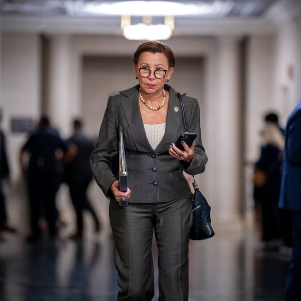 Nydia Velázquez pide a Donald Trump consultar al Congreso antes de cualquier intervención militar en Cuba.