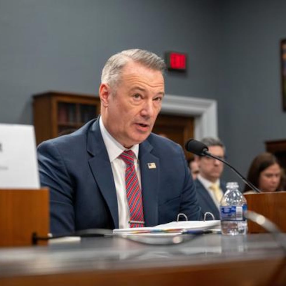 Lyons, que se incorporó al ICE en 2007 como agente de control de inmigración en Texas, dirigió la agencia que se encontraba en el centro de los planes de Trump para reformar la inmigración en EE. UU.