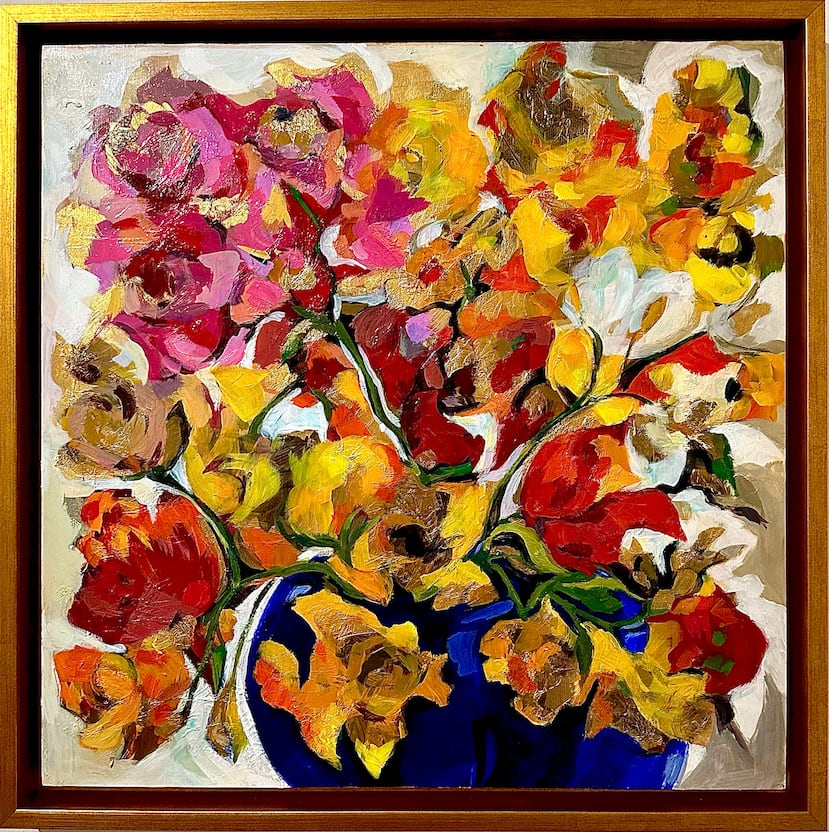 "Florero azul", una obra en acrílico y lámina de oro sobre madera, de la Connie Ann Martín.