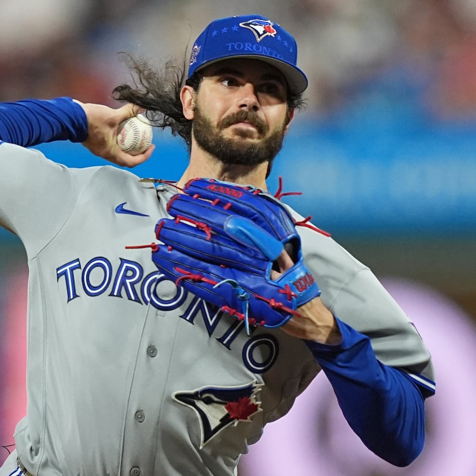 Dylan Cease, de los Blue Jays de Toronto, abrió el juego por la Liga Americana.