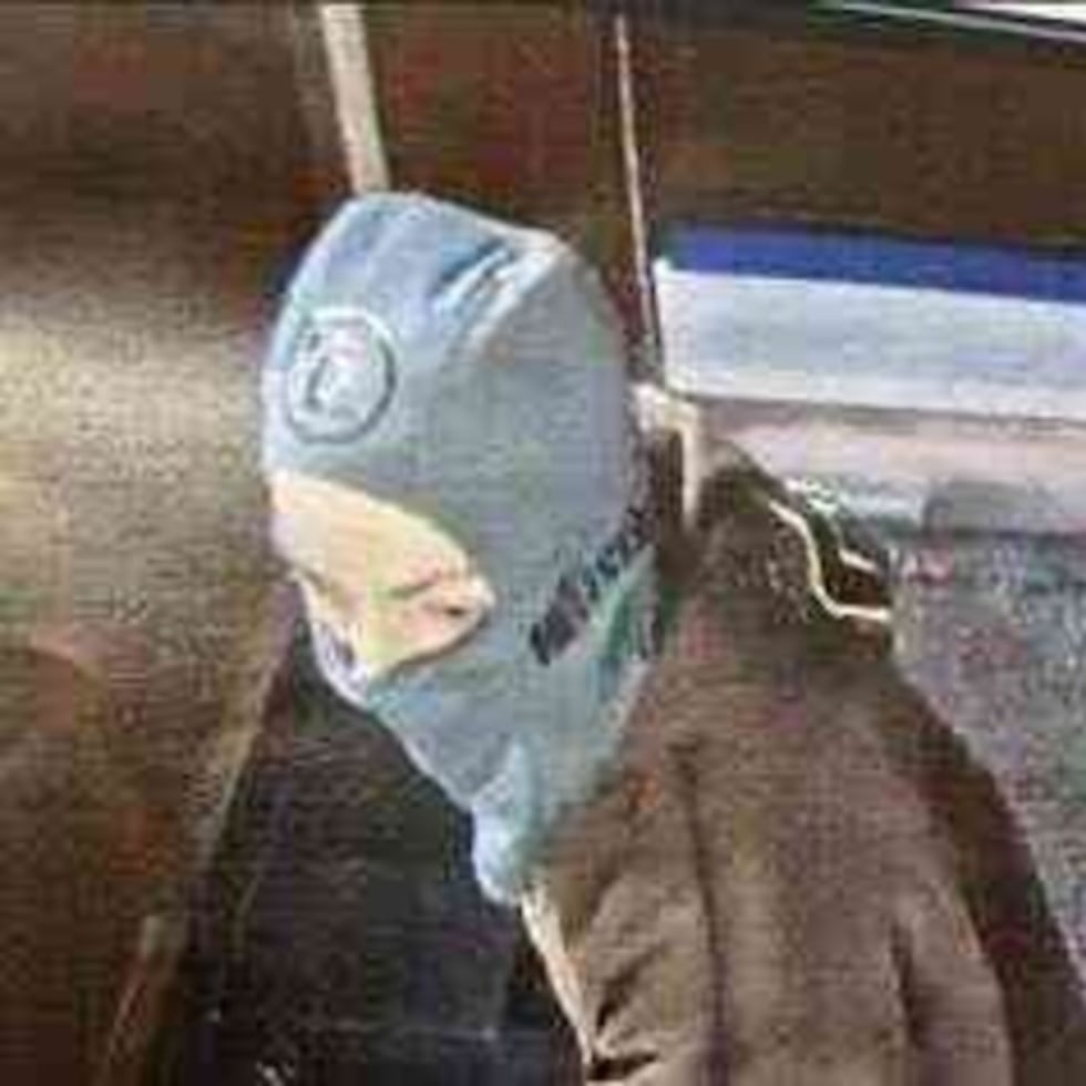 La oficina del FBI en Boston anunció los arrestos en las redes sociales antes de una conferencia de prensa a la 1 p.m. No proporcionó más detalles.