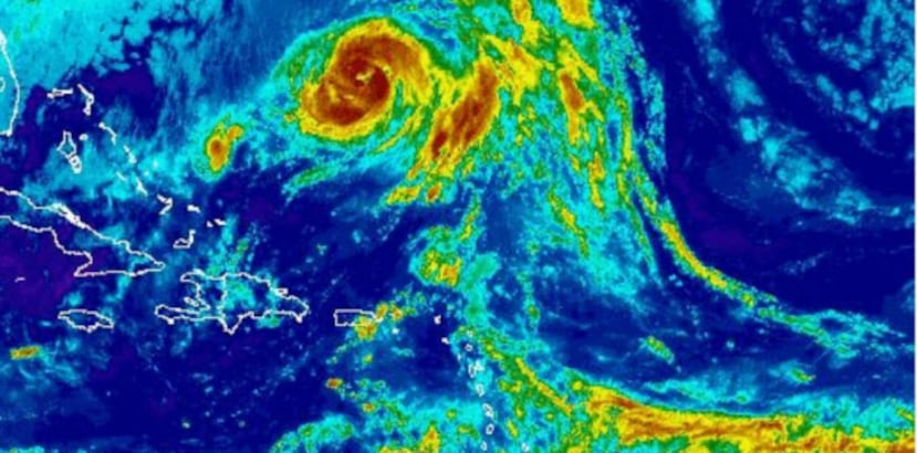 Se ha emitido una vigilancia de huracán (paso del sistema en 48 horas) para las islas Bermudas, así como un aviso de tormenta (paso en 24 horas). (NOAA)
